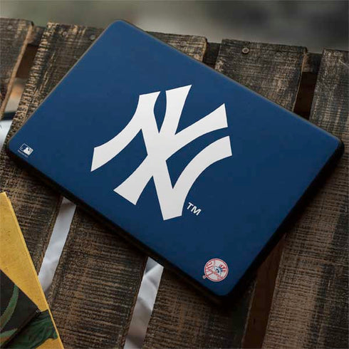 MLB New York Yankees - Solid Distressed Google Pixelbook Go Skin